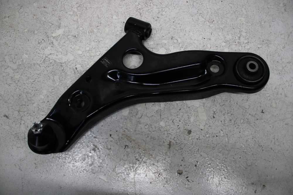 TRIANGLE AVANT GAUCHE NISSAN / SUZUKI  - Vue 1